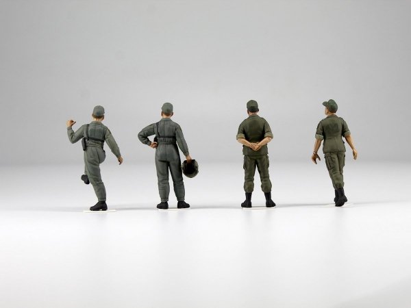 ICM 53101 US Helicopter Pilots (1960s-1970s) 1/35