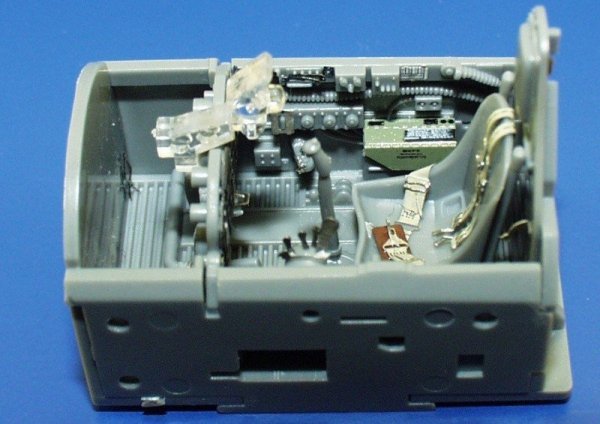 Eduard FE226 P-47D-20 1:48 Tamiya