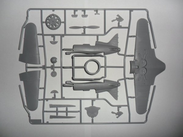 ICM 48097 I-16 type 24, WWII Soviet Fighter 1:48