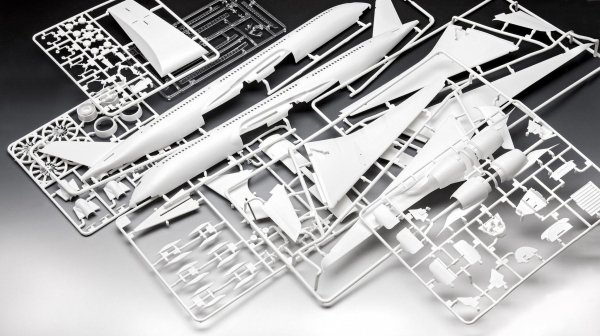 Revell 03773 Airbus A350-900 - Turkish Airlines 1/144