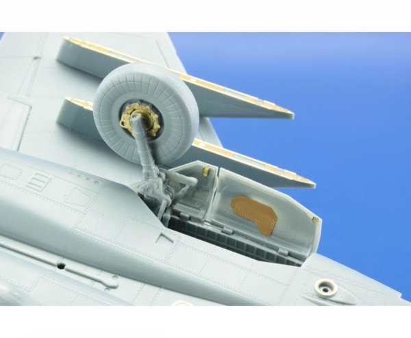Eduard 48797 MiG-25PD/ PDS Foxbat exterior KITTY HAWK 1/48