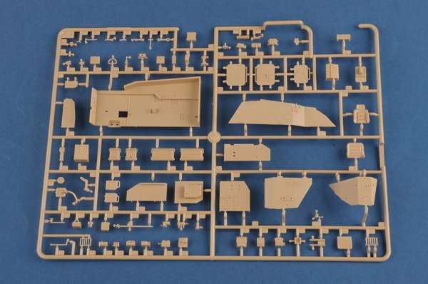 Hobby Boss 84565 Modern German BPz3 &quot;Buffalo&quot; armored rescue vehicle 1/35