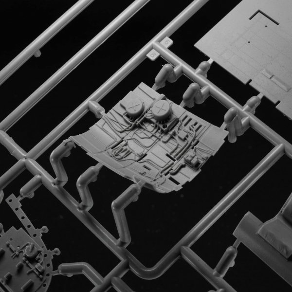 Border Model BF-011 Avro Lancaster B. Mk.III &quot;Dambusters&quot; w/ Full Interior 1/32