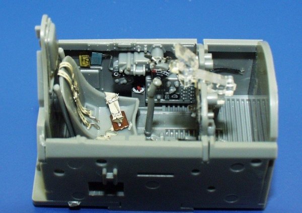 Eduard FE226 P-47D-20 1:48 Tamiya