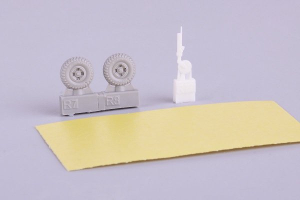 Eduard 672147 Spitfire Mk. VIII wheels - 4 spoke w/ pattern EDUARD 1/72