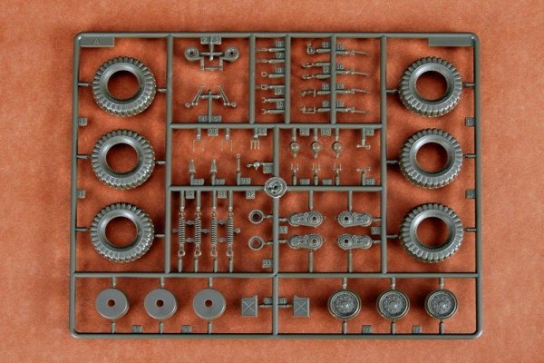 Trumpeter 00327 JGSDF Type 87 Reconnaissance Vehicle (1:35)
