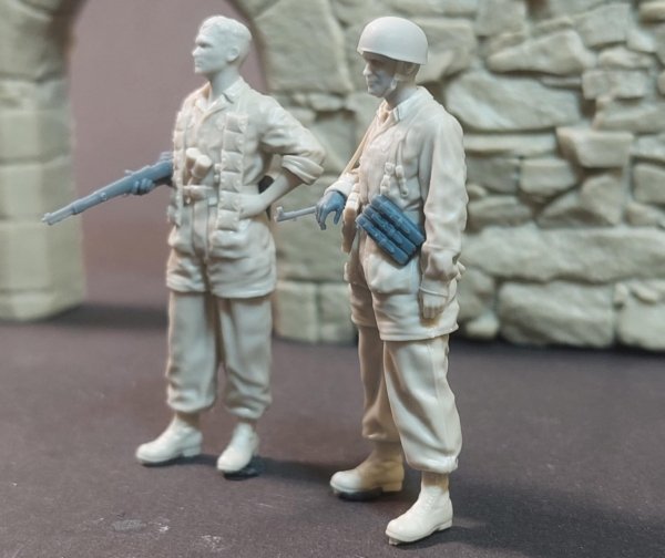 Panzer Art FI35-246 German fallschirmjagers at rest set 1/35