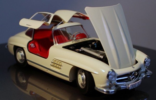 Tamiya 24338 Mercedes-Benz 300SL (1:24)