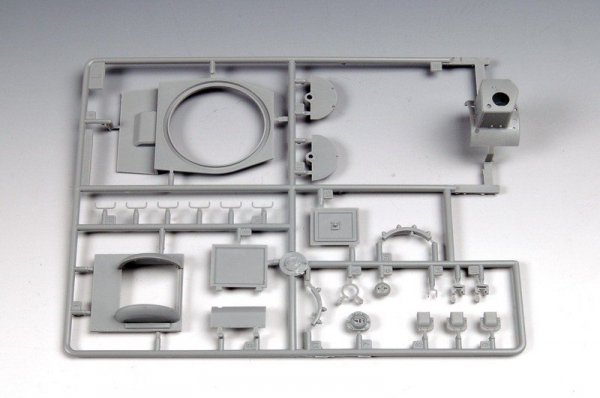 Trumpeter 00312 Russia KV-2 Tank (1:35)