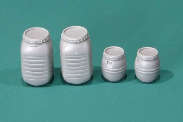 EUREKA XXL E-041 Plastic food containers Set 1 1:35