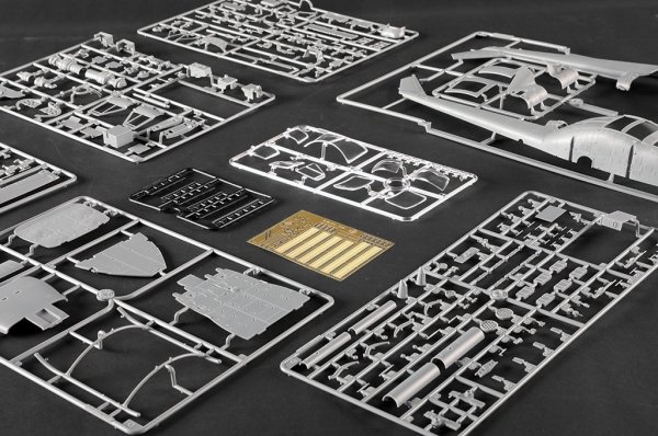 Trumpeter 05112 UH-1B Huey - Gunship 1/35