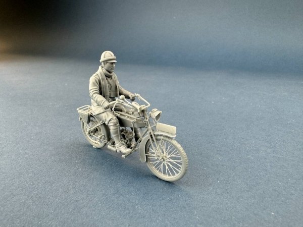Copper State Models F35-057 German Dispatch Rider riding a motorcycle ( Motorcycle not included) 1/35