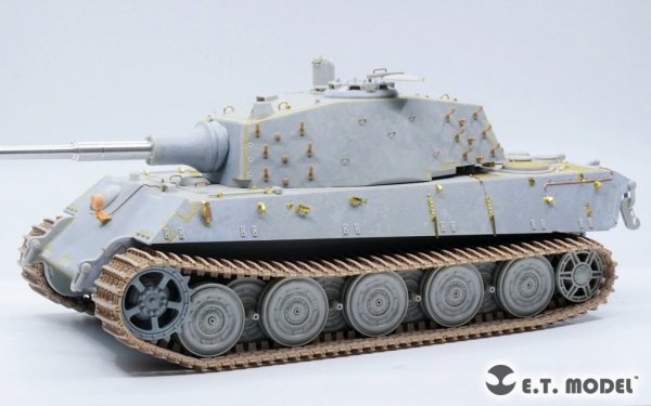 E.T. Model P35-069 WWII German KingTiger Single Workable Track (18 Teeth Late Type) ( 3D Printed ) 1/35
