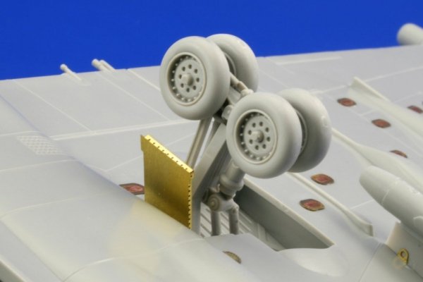 Eduard 73343 Nimrod 1/72 AIRFIX