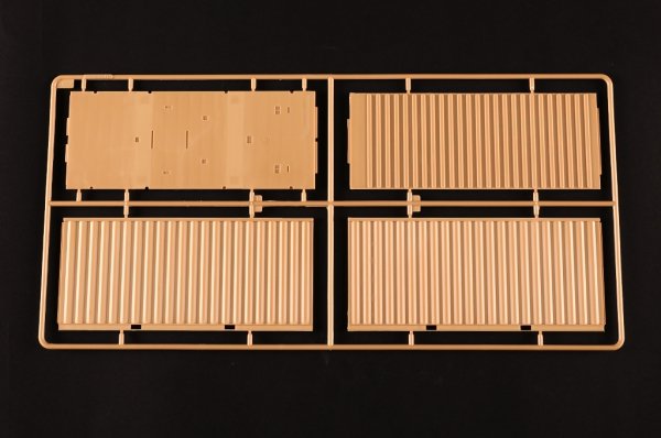 I Love Kit 63550 LVSR MKR18 Cargo Truck with 20ft Container 1/35