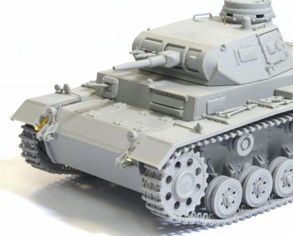 Dragon 6631 Pz.Kpfw. III Ausf. E France 1940 (1:35)