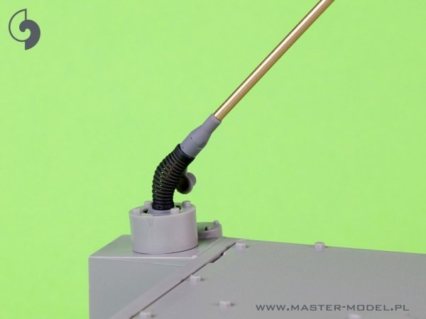 Master GM-16-008 Antena Comrod VHF3088VM - używana na czołgu Leopard 2 A7V oraz innych pojazdach (2 szt.) - wersja UGIĘTA 1/16