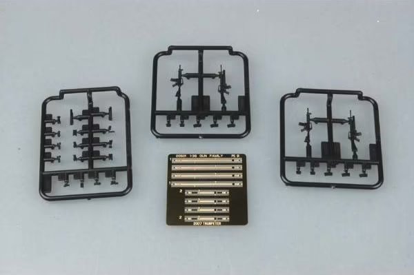 Trumpeter 00507 American Machine gun AR-15/M16/M4 FAMILY- M16A2/M203 and M733 1/35