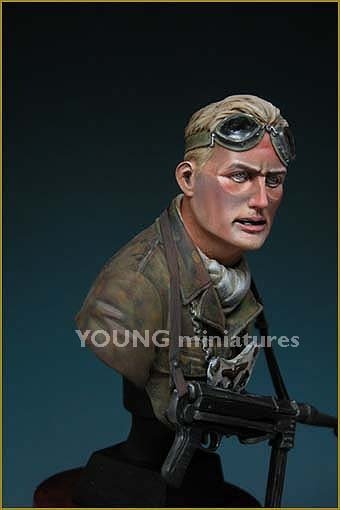 Young Miniatures YM1801 Feldgendarmerie 1/10