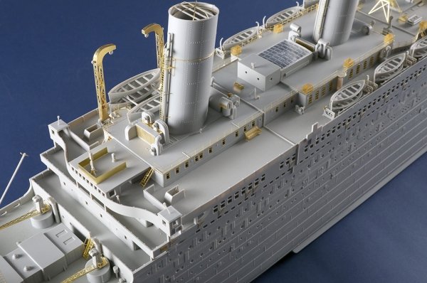 Trumpeter 03721 HMHS Britannic 1/200 