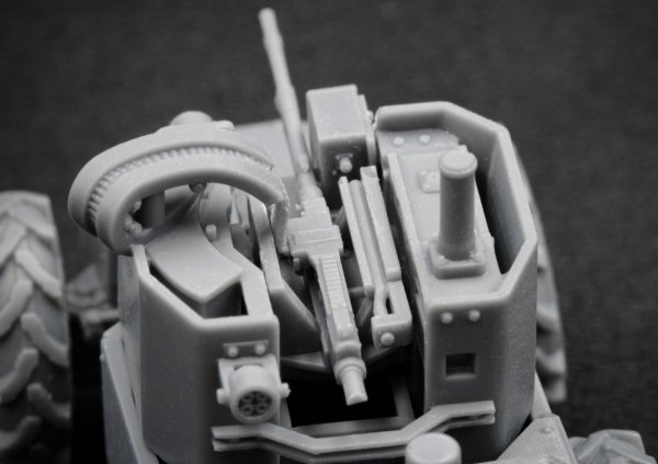 ScaleX VG 35001 UGV "LIUT" MAG 1/35