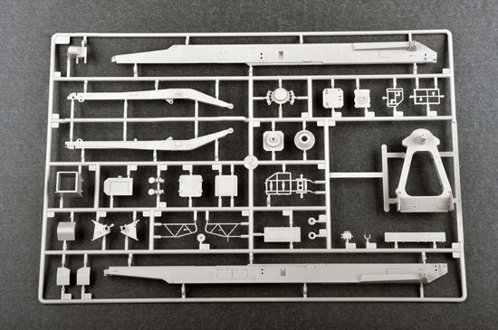 Trumpeter 01025 Russian 9P113 TEL w/9M21 Rocket of 9K52 Luna-M Short-range artillery 1:35