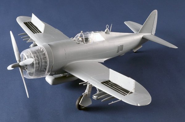Trumpeter 02427 P-47D Thunderbolt Razorback 1/24