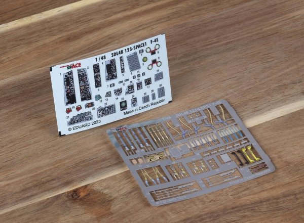 Eduard 3DL48123 F-4E SPACE MENG 1/48