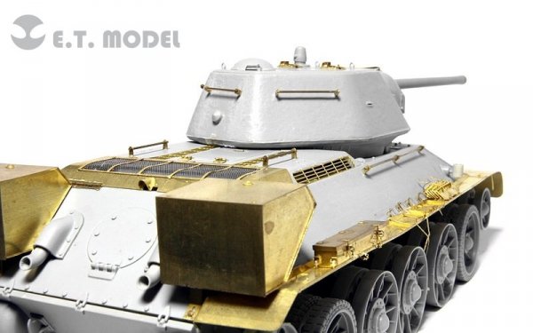 E.T. Model EA35-017 WWII Soviet T-34/76 Boxy External Fuel Tanks 1/35