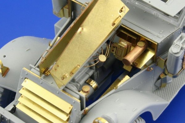 Eduard 35999 M-4 Half Track engine 1/35 Dragon