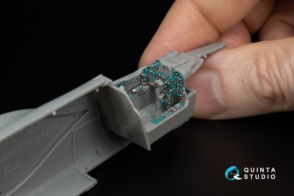 Quinta Studio QD48659 MiG-27 Flogger-D 3D-Printed &amp; coloured Interior on decal paper (Trumpeter) 1/48