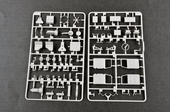Trumpeter 01028 Russian BM-21 Grad Multiple Rocket Launcher 1/35