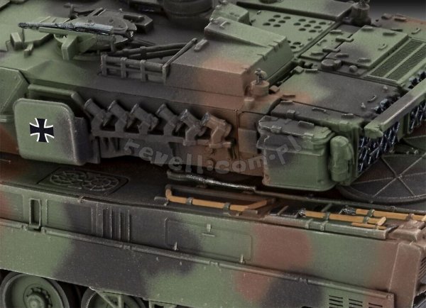 Revell 63355 Leopard 2 A7V Model Set 1/72