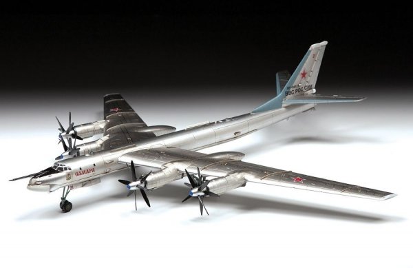 Zvezda 7038 Tu-95MS Bear Russian Strategic Bomber 1/144