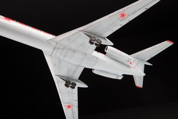 Zvezda 7036 Tupolev Tu-134UBL &quot;Crusty-B&quot; 1/144