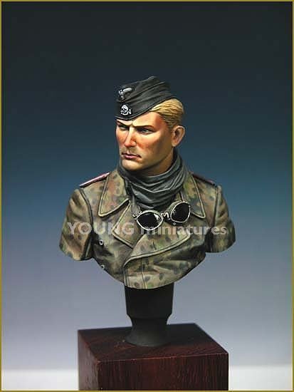 Young Miniatures YM1806 SS Panzer Crew WWII 1/10
