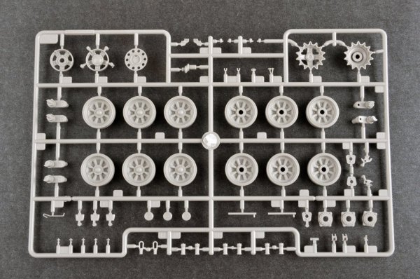 Trumpeter 09601 Soviet Obj.172 T-72 Ural 1/35