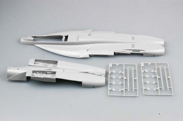 Trumpeter 03204 McDonnell Douglas F/A 18 E Hornet (1:32)