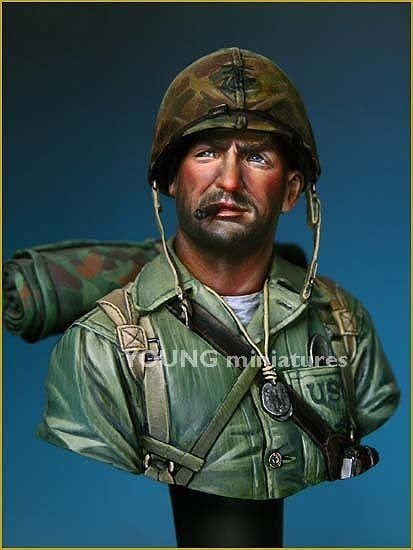 Young Miniatures YM1813 SUSMC IWOJIMA 1945 1/10