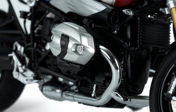 Meng Model MT-003t BMW R nineT Option 719 Mars Red/ Cosmic Blue (pre-coloured) 1/9