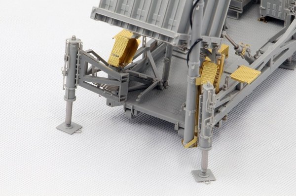 Trumpeter 01092 Iron Dome Air Defense System 1/35