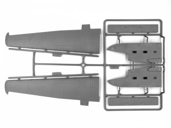 ICM 48224 Gotha Go-244B-2 WWII German Transport Aircraft 1/48