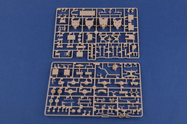 Hobby Boss 85511 Russian KrAZ-260B Tractor with 5P85TE TEL S-300PMU 1/35