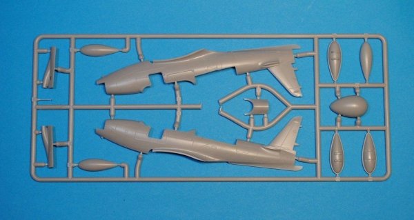 Dora Wings 72005 Bell P-63E-1-BE Kingcobra 1/72