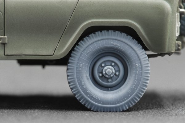 ScaleX WM 35007S UAZ 469 Sagged wheel set (for Trumpeter) 1/35