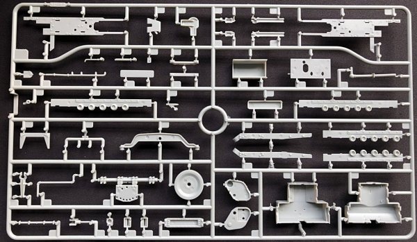 Thunder Model 35400 Russian ChTZ S60 Stalinetz 1/35