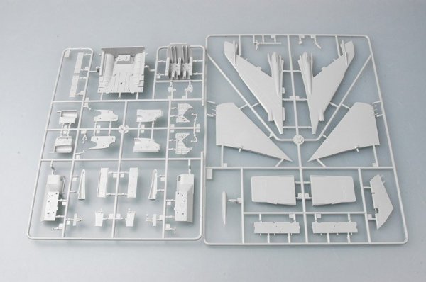 Trumpeter 02835 Su-24M Fencer-D (1:48)