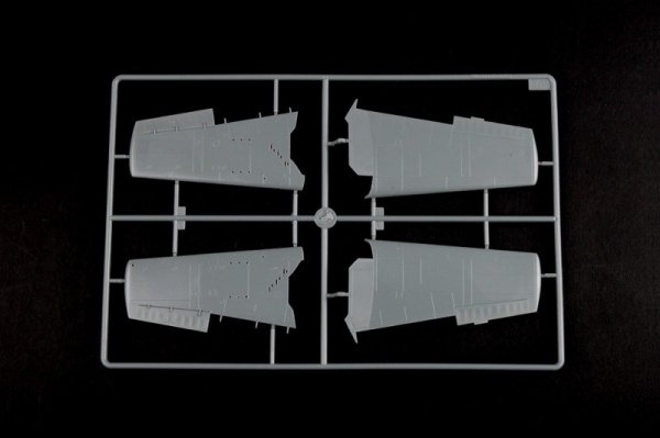 Hobby Boss 80360 British Fleet Air Arm Hellcat Mk 1 (1:48)