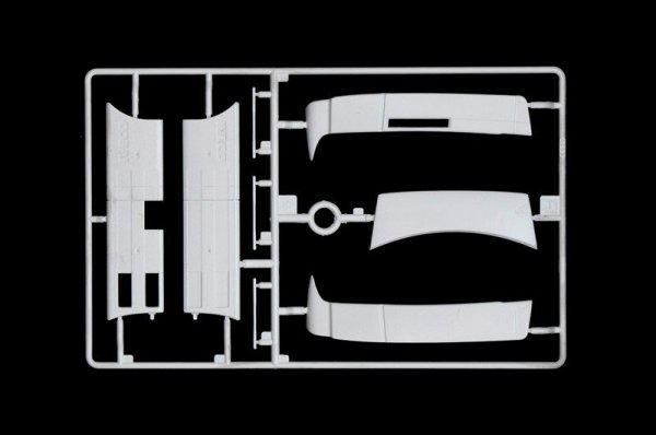 Italeri 3869 IVECO Stralis Active Space (1:24)