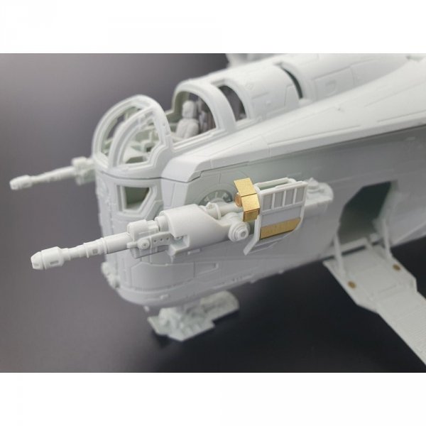 Revell 06788 The Mandalorian: Razor Crest Platinum Edition 1/72